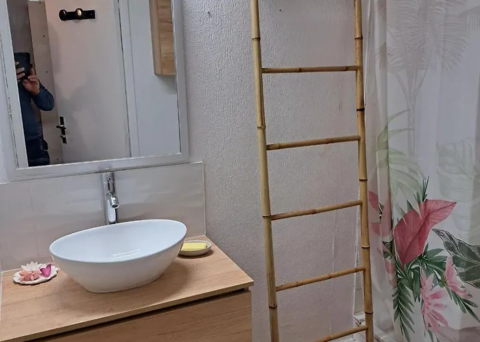 Appartement 4 Personnes Avec Piscine Au Cap D Au Pied Du Port Et 5 Mn à Pied De La Du Môle
