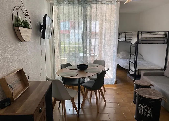 Appartement 4 Personnes Avec Piscine Au Cap D Au Pied Du Port Et 5 Mn à Pied De La Du Môle